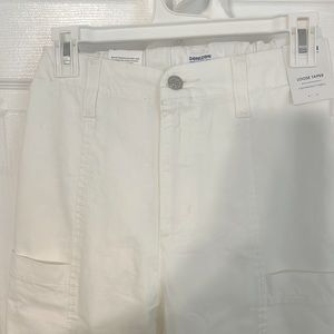 NWT Denizen from Levi. Women’s pants size 2/ waist 26